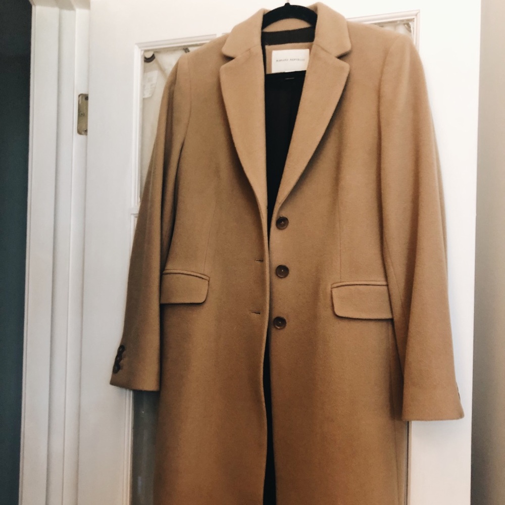 BANANA REPUBLIC CAMEL COAT